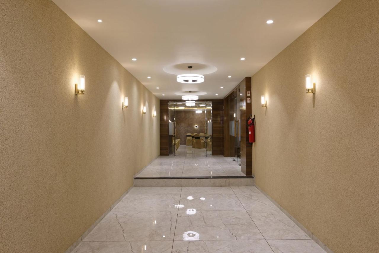 Hotel Flourish International 아흐메다바드 외부 사진